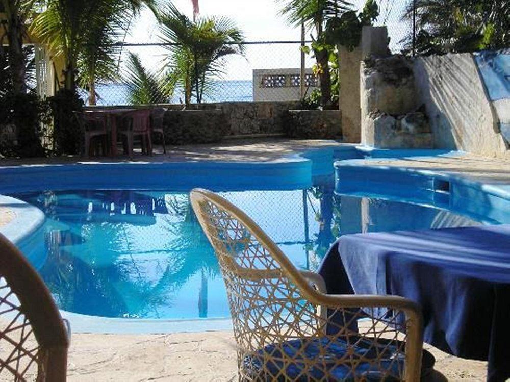 Hotel El Viejo Pirata Boca de Yuma Ngoại thất bức ảnh