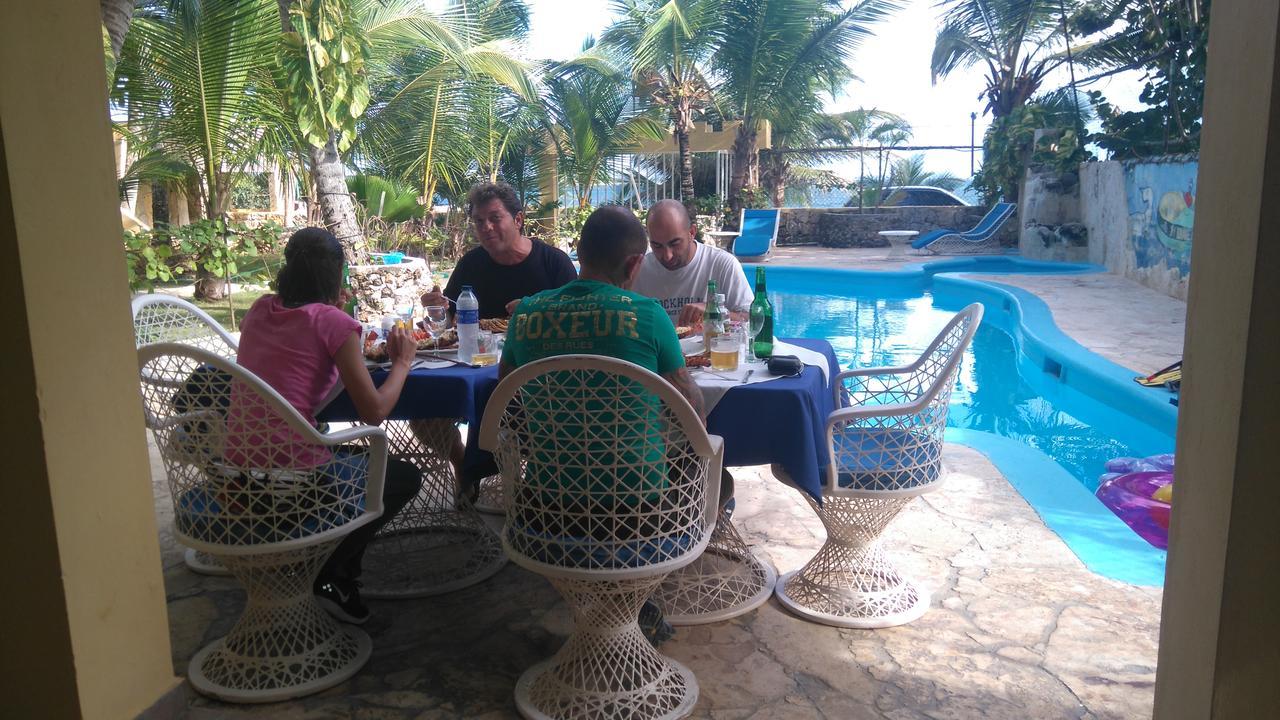 Hotel El Viejo Pirata Boca de Yuma Ngoại thất bức ảnh