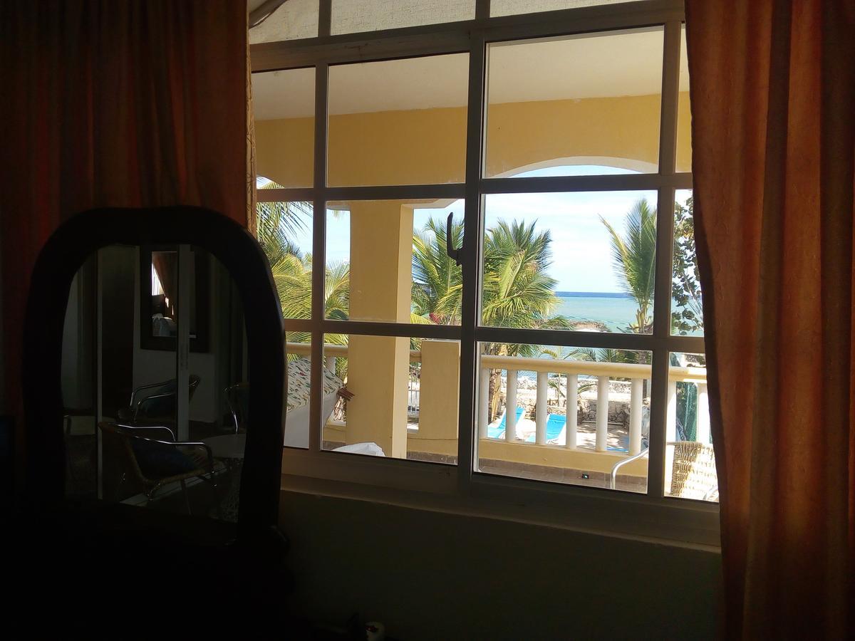 Hotel El Viejo Pirata Boca de Yuma Ngoại thất bức ảnh
