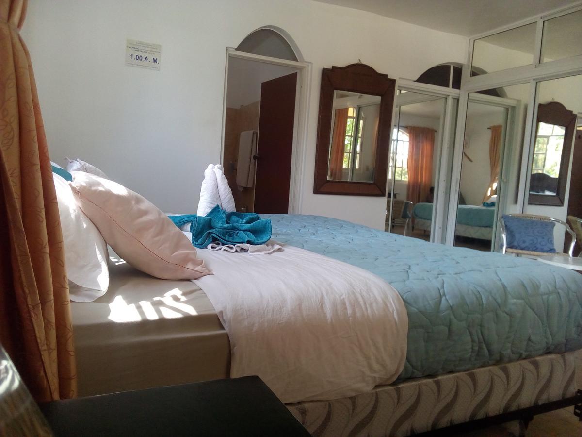 Hotel El Viejo Pirata Boca de Yuma Ngoại thất bức ảnh
